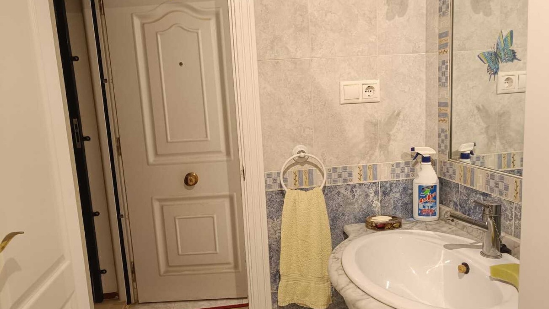 Resale - Apartment - Rafal