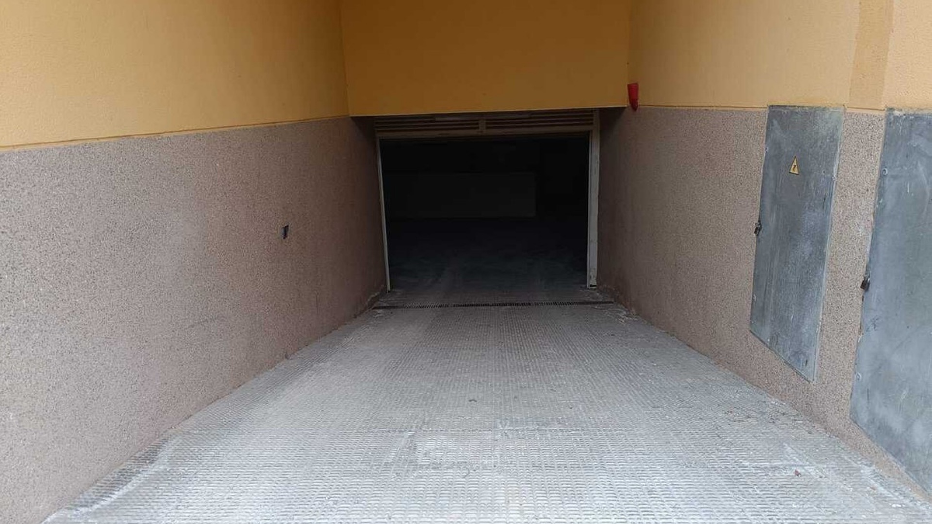 Resale - Apartment - Rafal