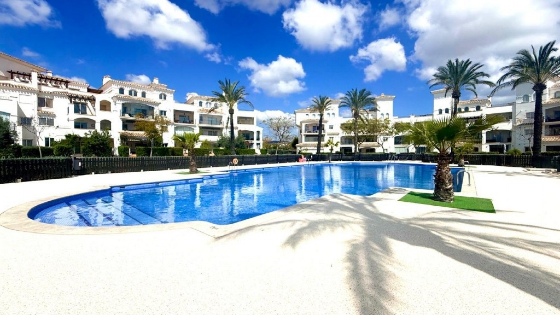Resale - Apartment - Sucina