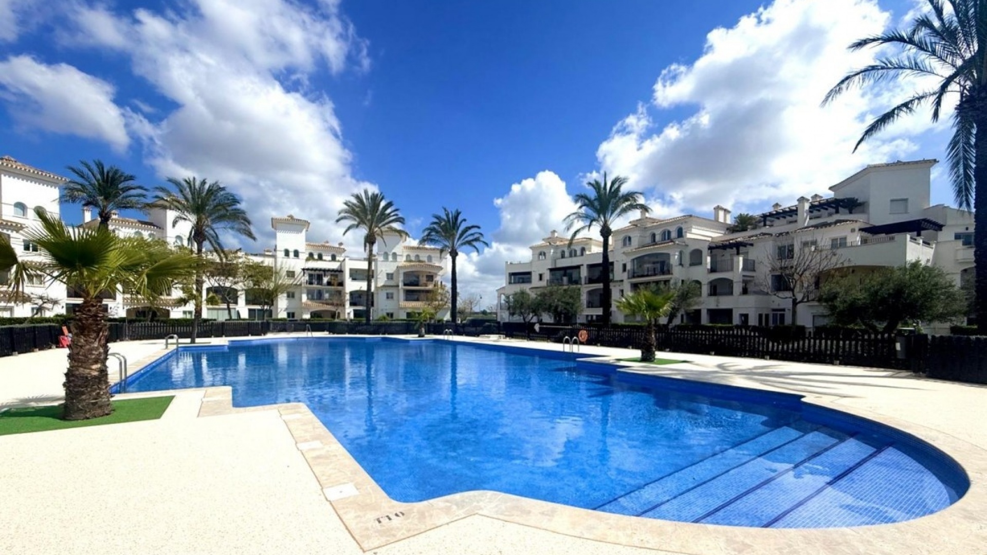 Resale - Apartment - Sucina