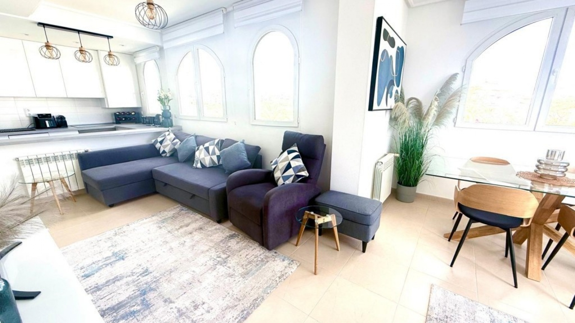 Resale - Apartment - Sucina