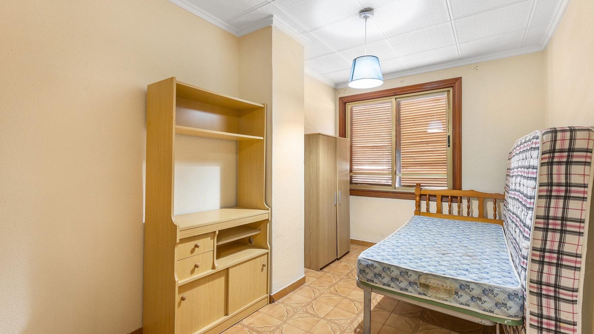 Resale - Apartment - Torrevieja - 1st line to the sea