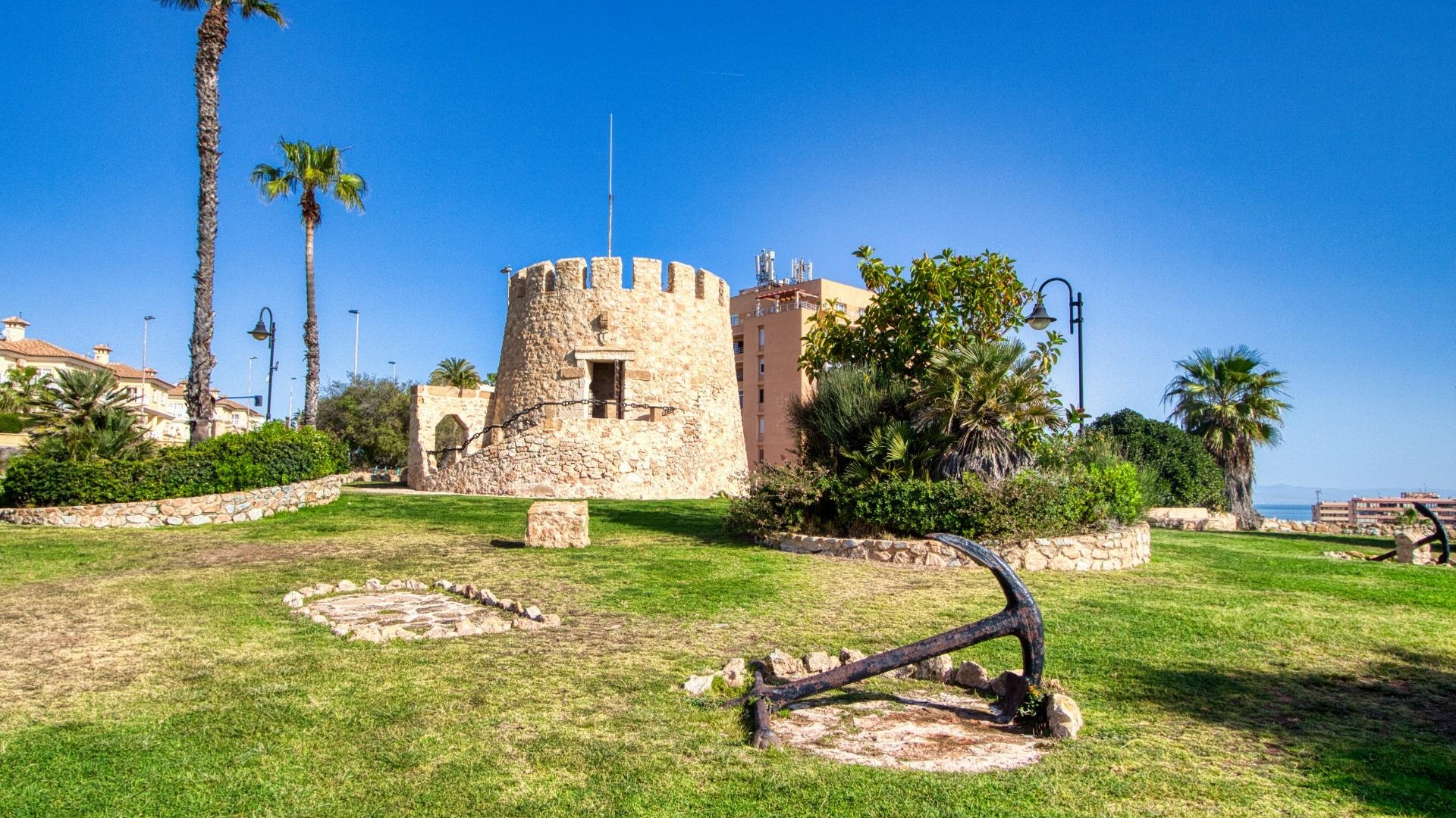 Resale - Apartment - Torrevieja - 1st line to the sea