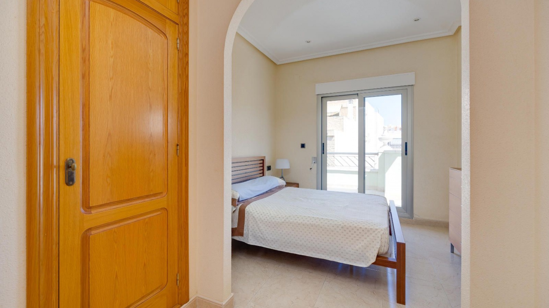 Resale - Apartment - Torrevieja - 1st line to the sea