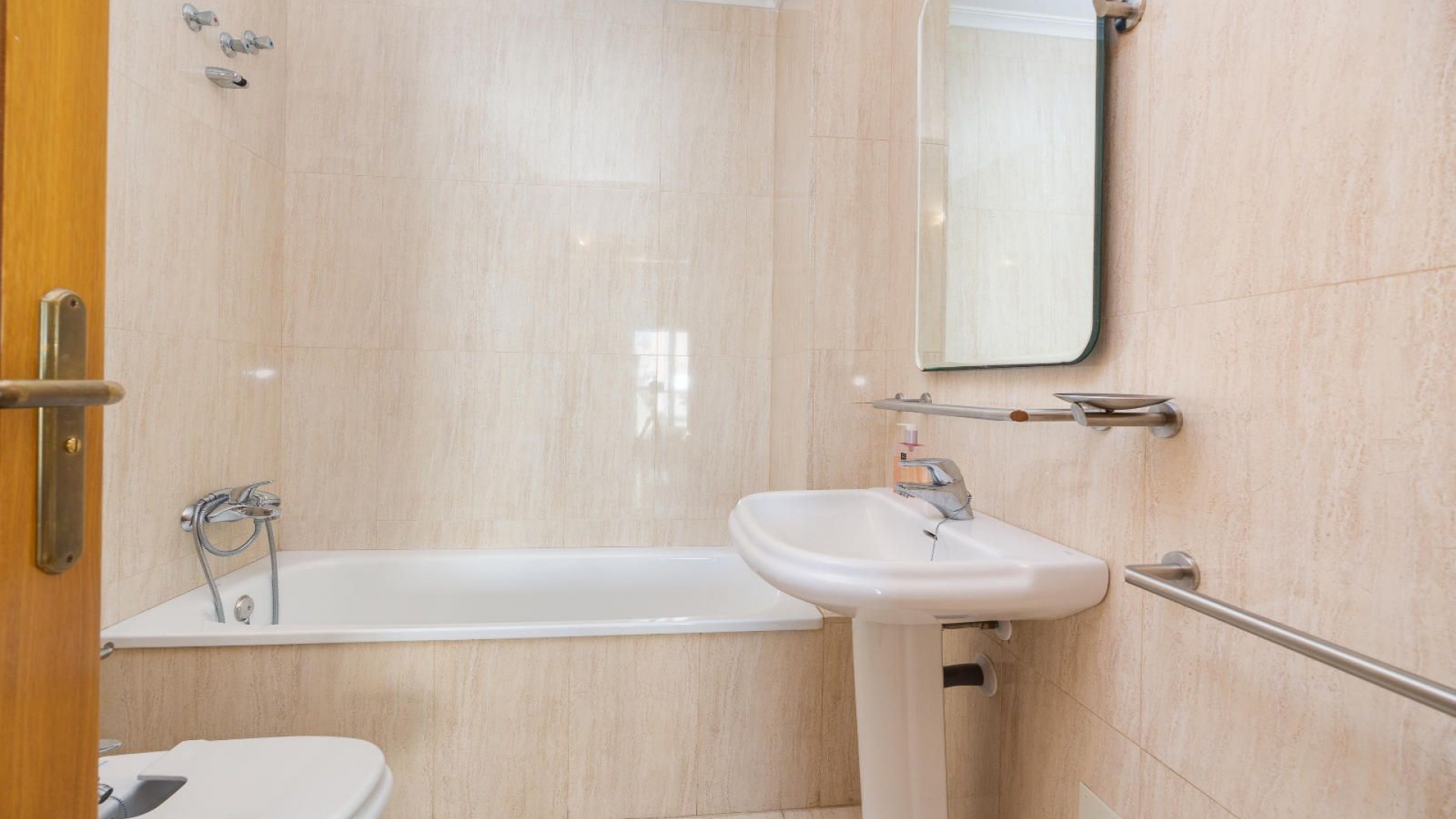 Resale - Apartment - Torrevieja - 1st line to the sea