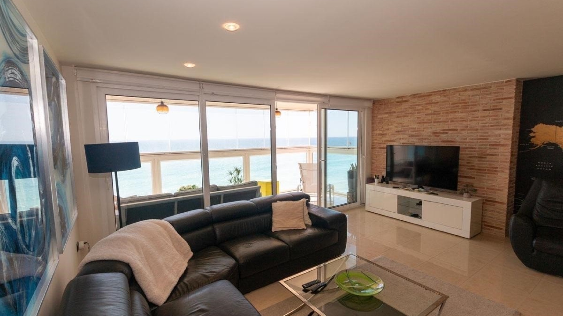 Resale - Apartment - Torrevieja - 1st line to the sea