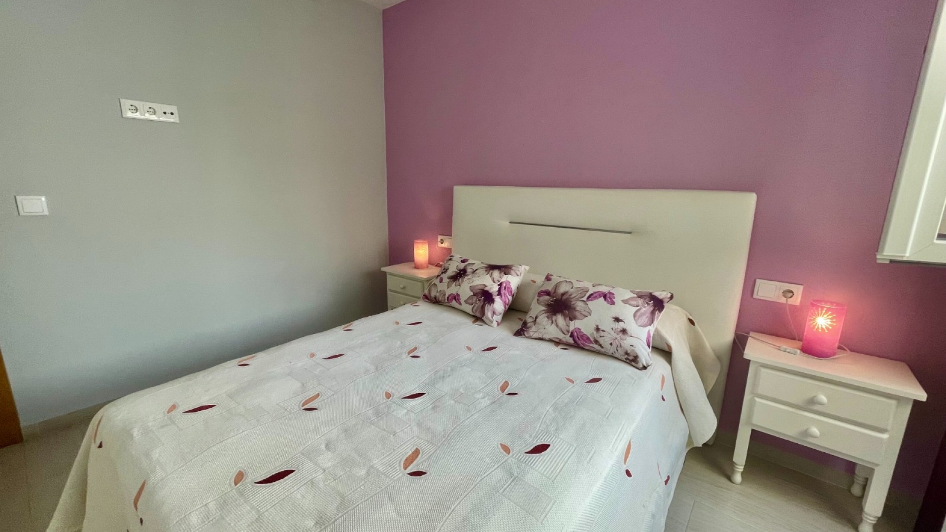 Resale - Apartment - Torrevieja - 1st line to the sea