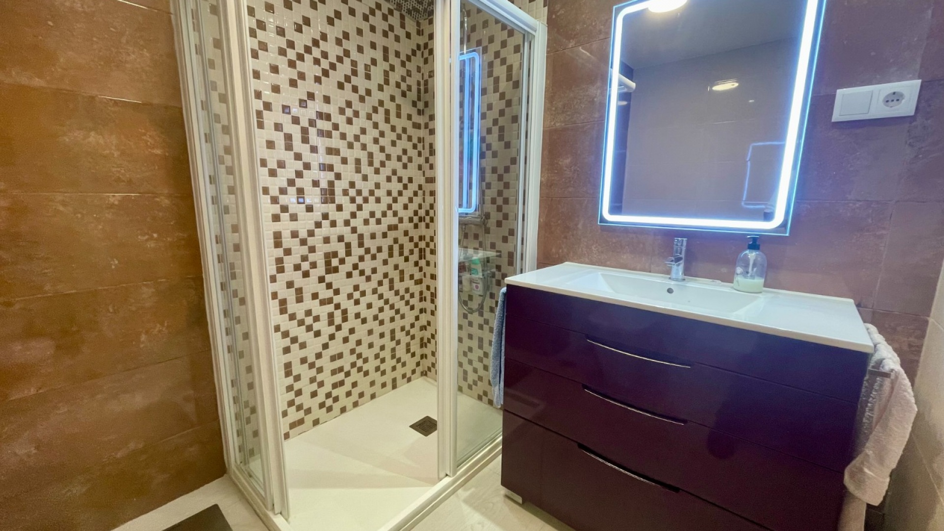 Resale - Apartment - Torrevieja - 1st line to the sea