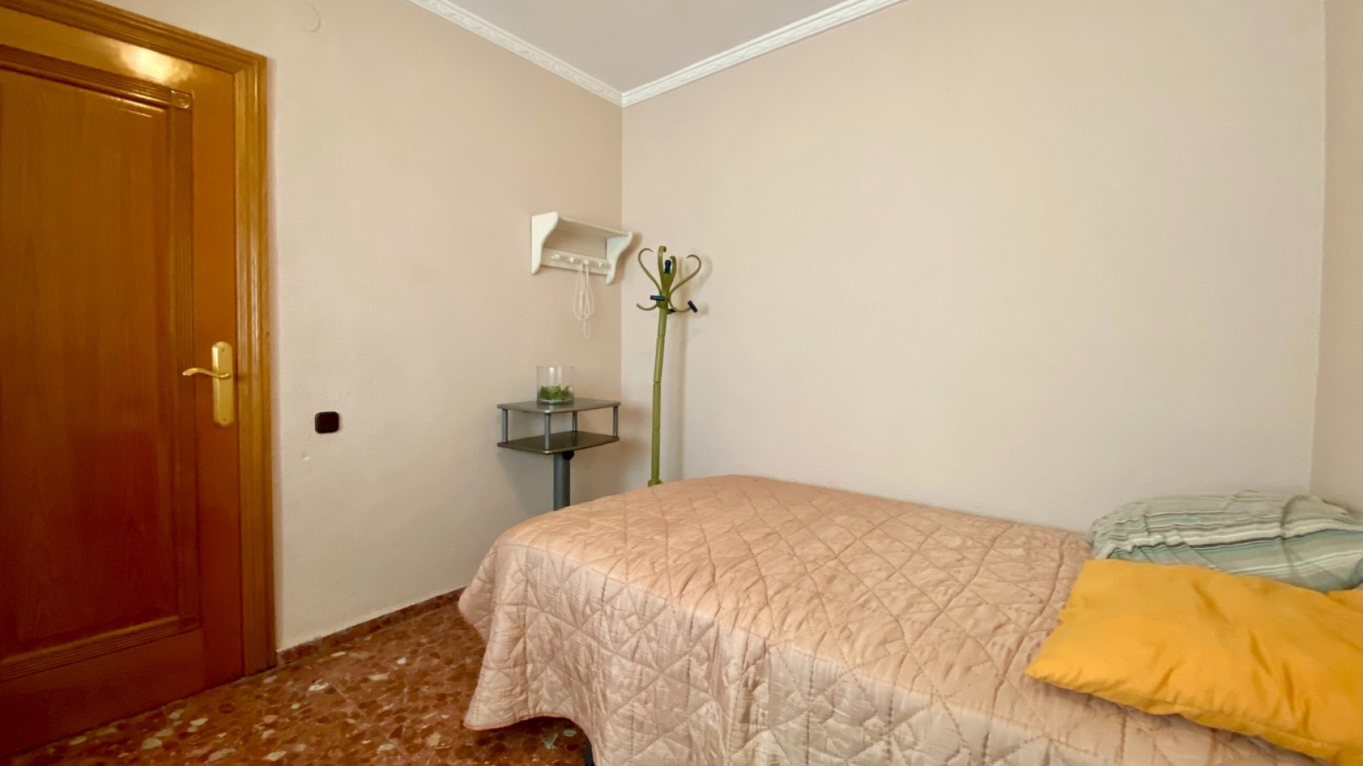 Resale - Apartment - Torrevieja - 1st line to the sea