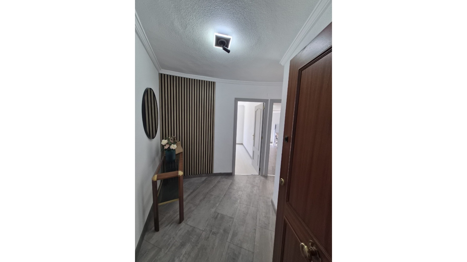 Resale - Apartment - Torrevieja - 1st line to the sea