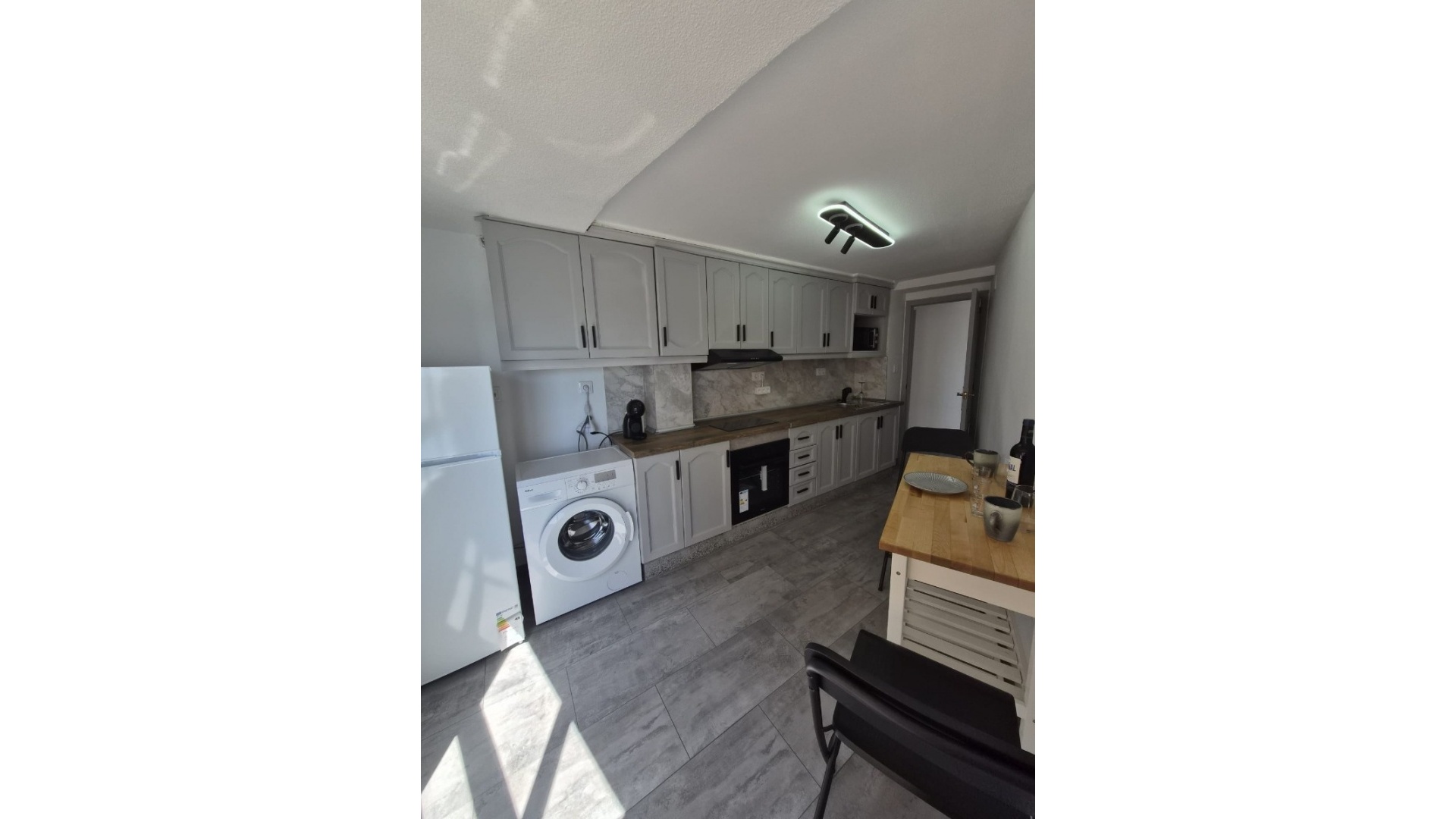 Resale - Apartment - Torrevieja - 1st line to the sea