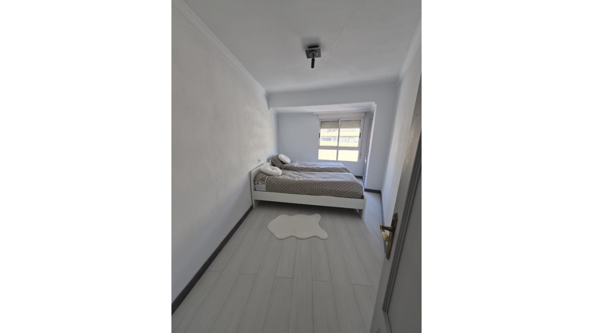 Resale - Apartment - Torrevieja - 1st line to the sea