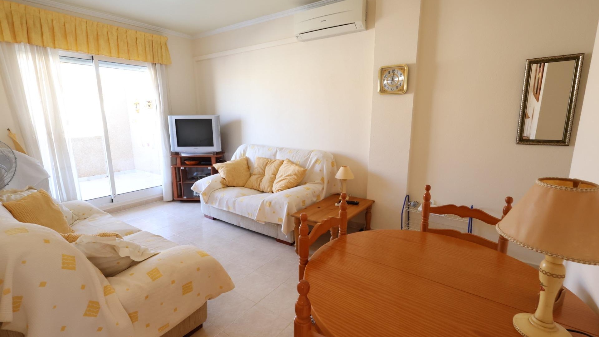 Resale - Apartment - Torrevieja - Aguas Nuevas
