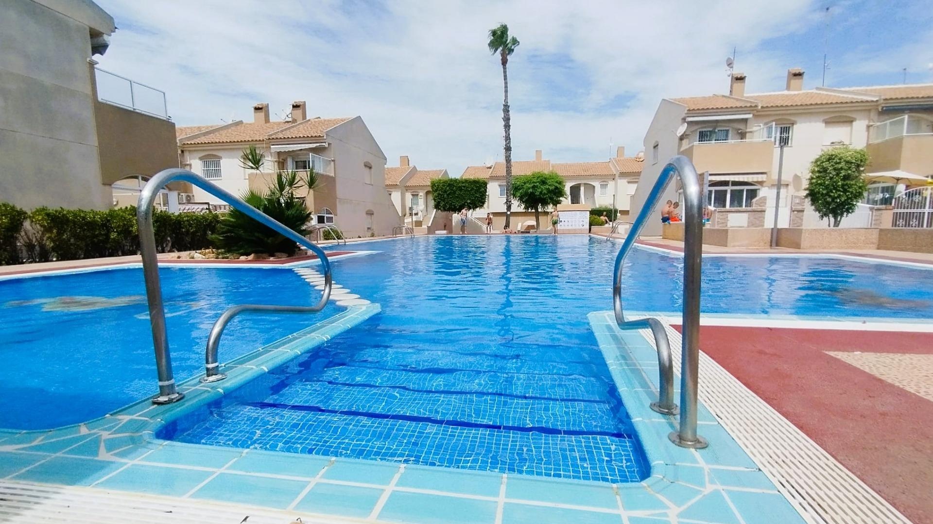 Resale - Apartment - Torrevieja - Aguas Nuevas