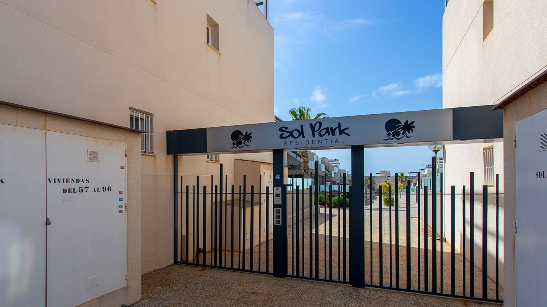 Resale - Apartment - Torrevieja - Aguas Nuevas