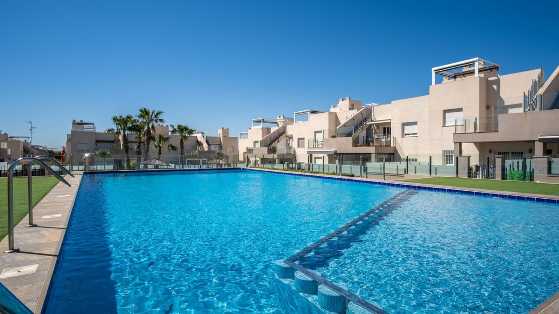 Resale - Apartment - Torrevieja - Aguas Nuevas