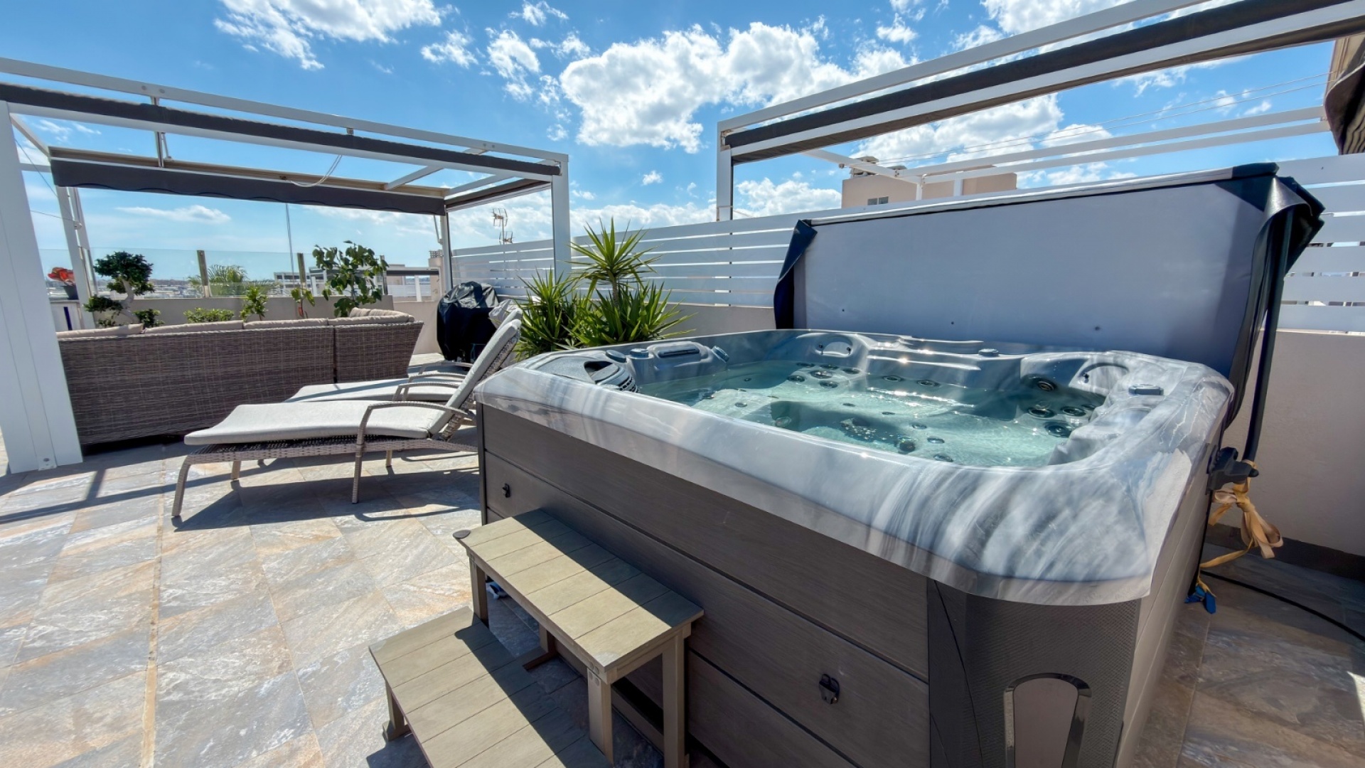 Resale - Apartment - Torrevieja - Aguas Nuevas