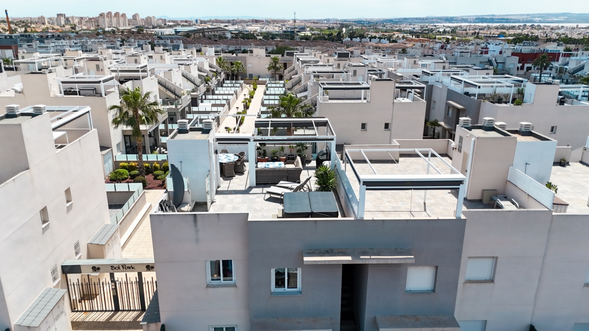 Resale - Apartment - Torrevieja - Aguas Nuevas