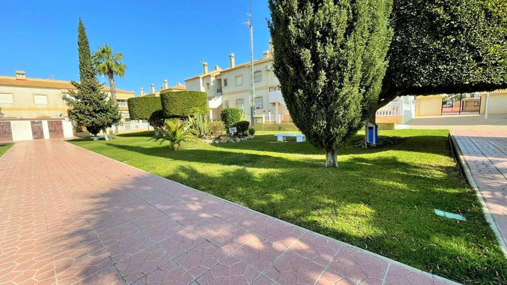 Resale - Apartment - Torrevieja - Aguas Nuevas