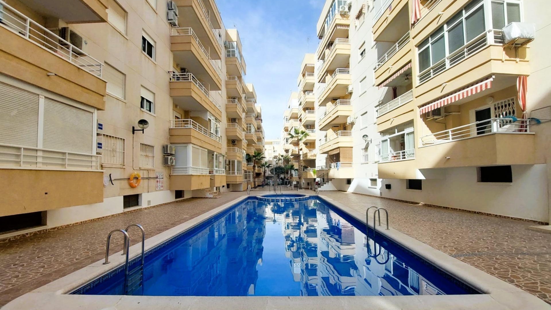 Resale - Apartment - Torrevieja - Beachside Torrevieja