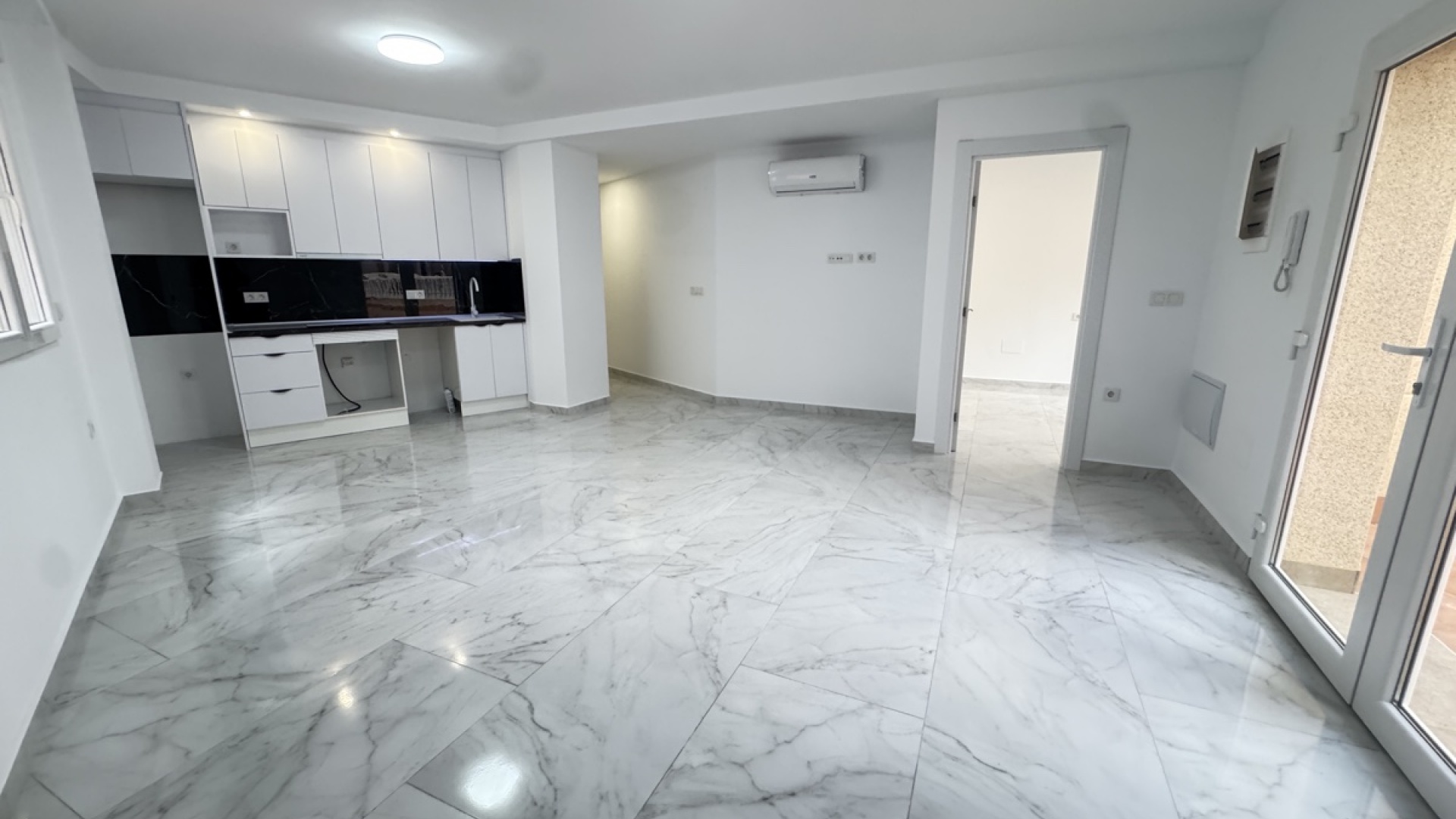 Resale - Apartment - Torrevieja - Beachside Torrevieja