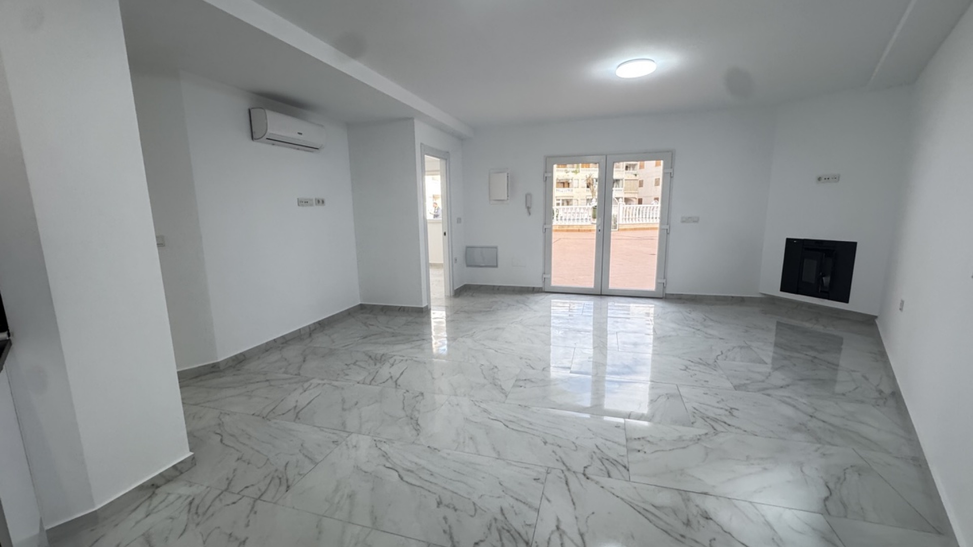 Resale - Apartment - Torrevieja - Beachside Torrevieja