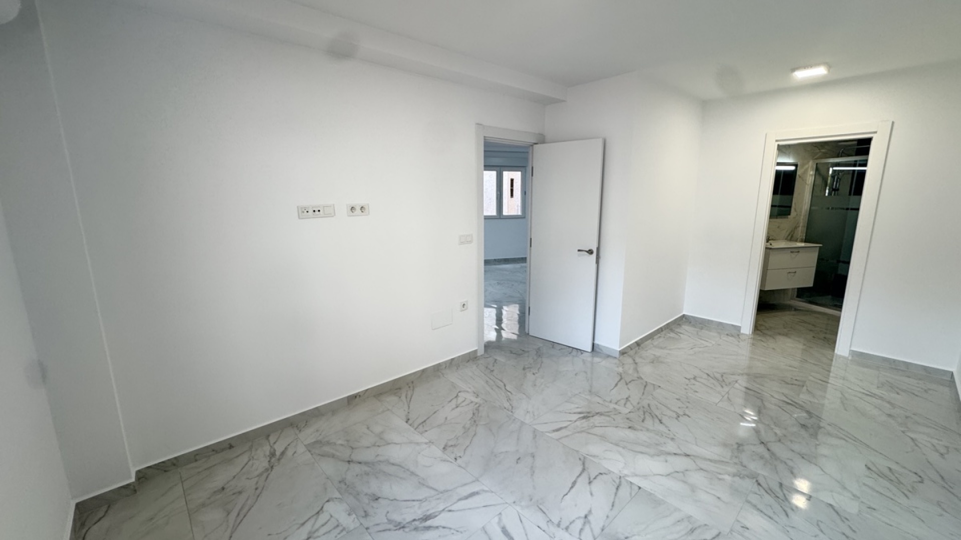 Resale - Apartment - Torrevieja - Beachside Torrevieja