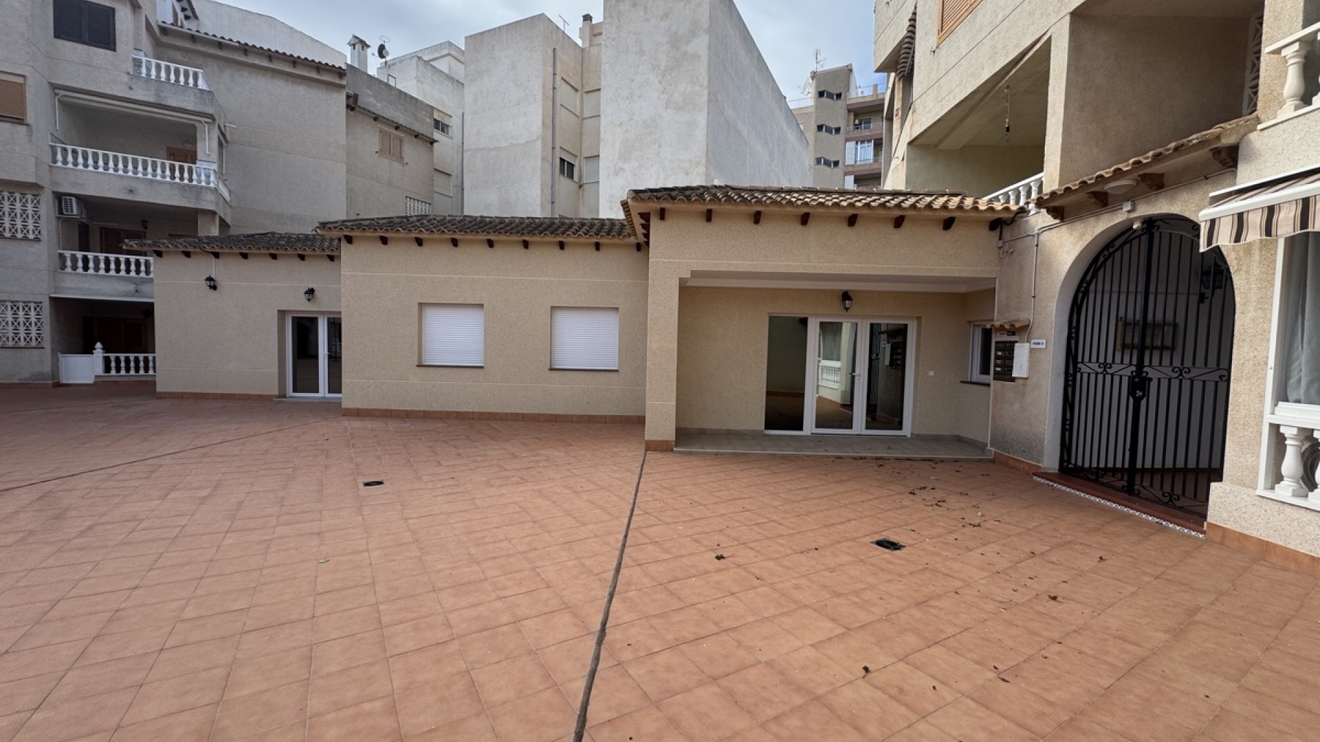 Resale - Apartment - Torrevieja - Beachside Torrevieja