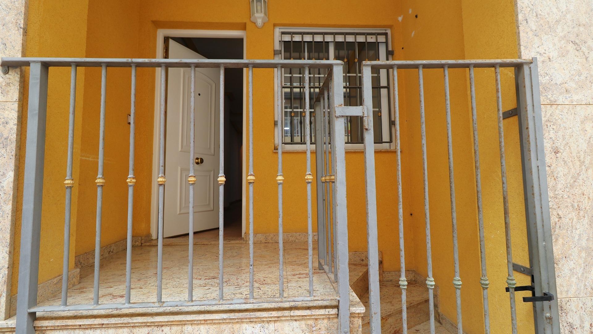 Resale - Apartment - Torrevieja - Beachside Torrevieja