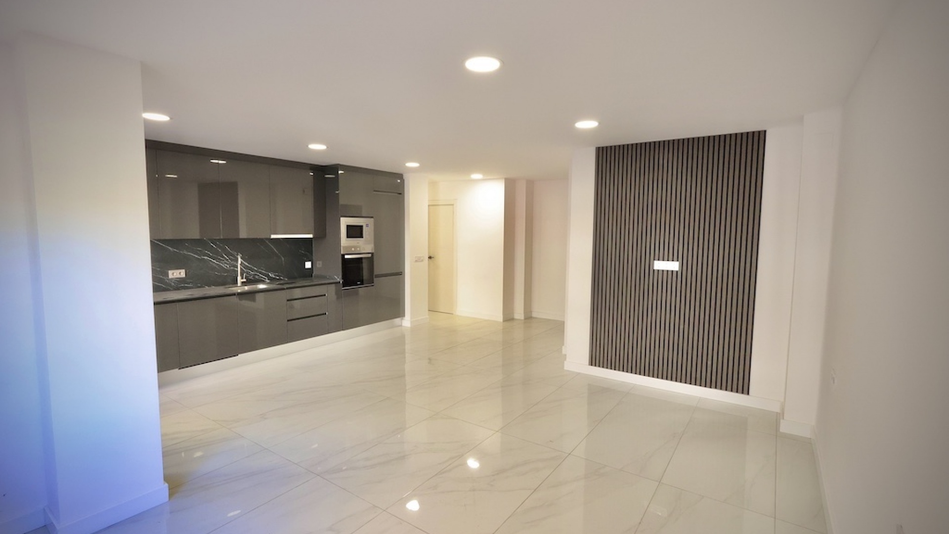 Resale - Apartment - Torrevieja - Beachside Torrevieja