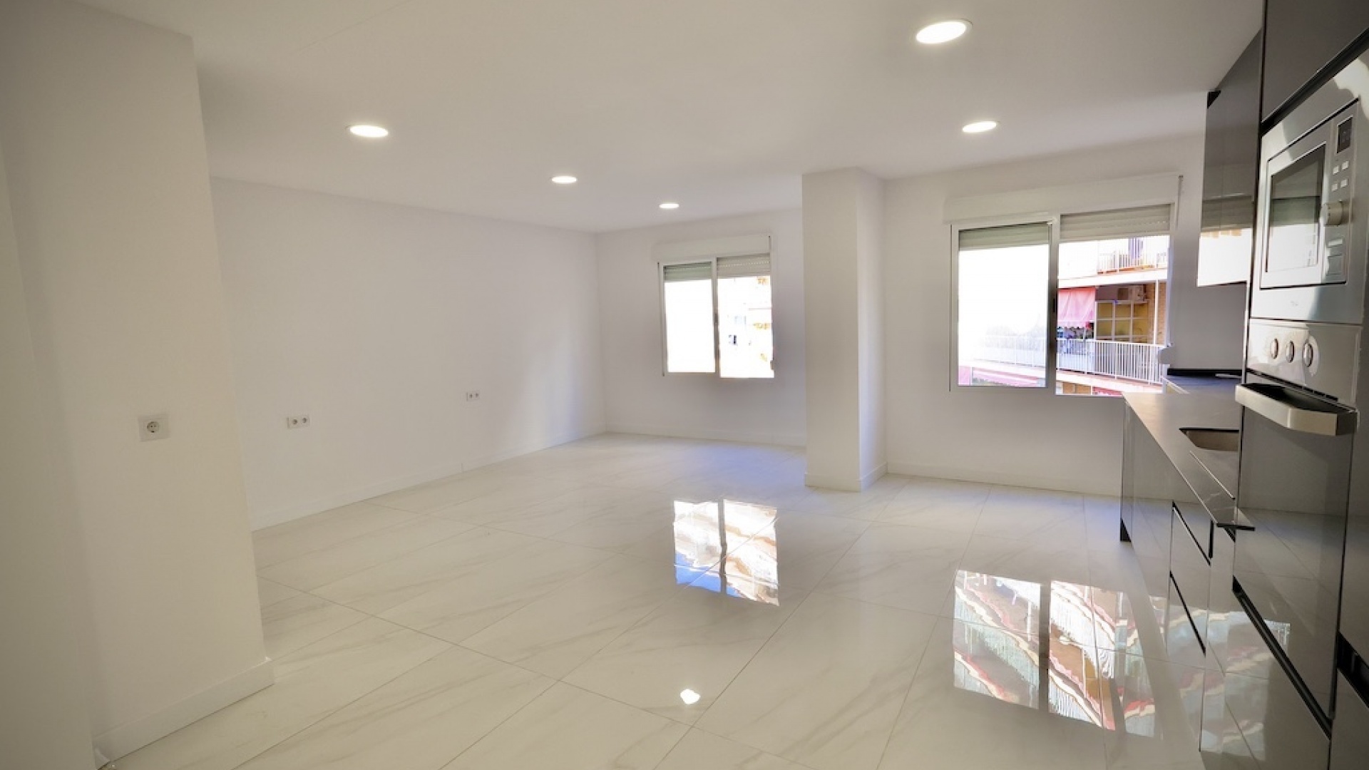 Resale - Apartment - Torrevieja - Beachside Torrevieja