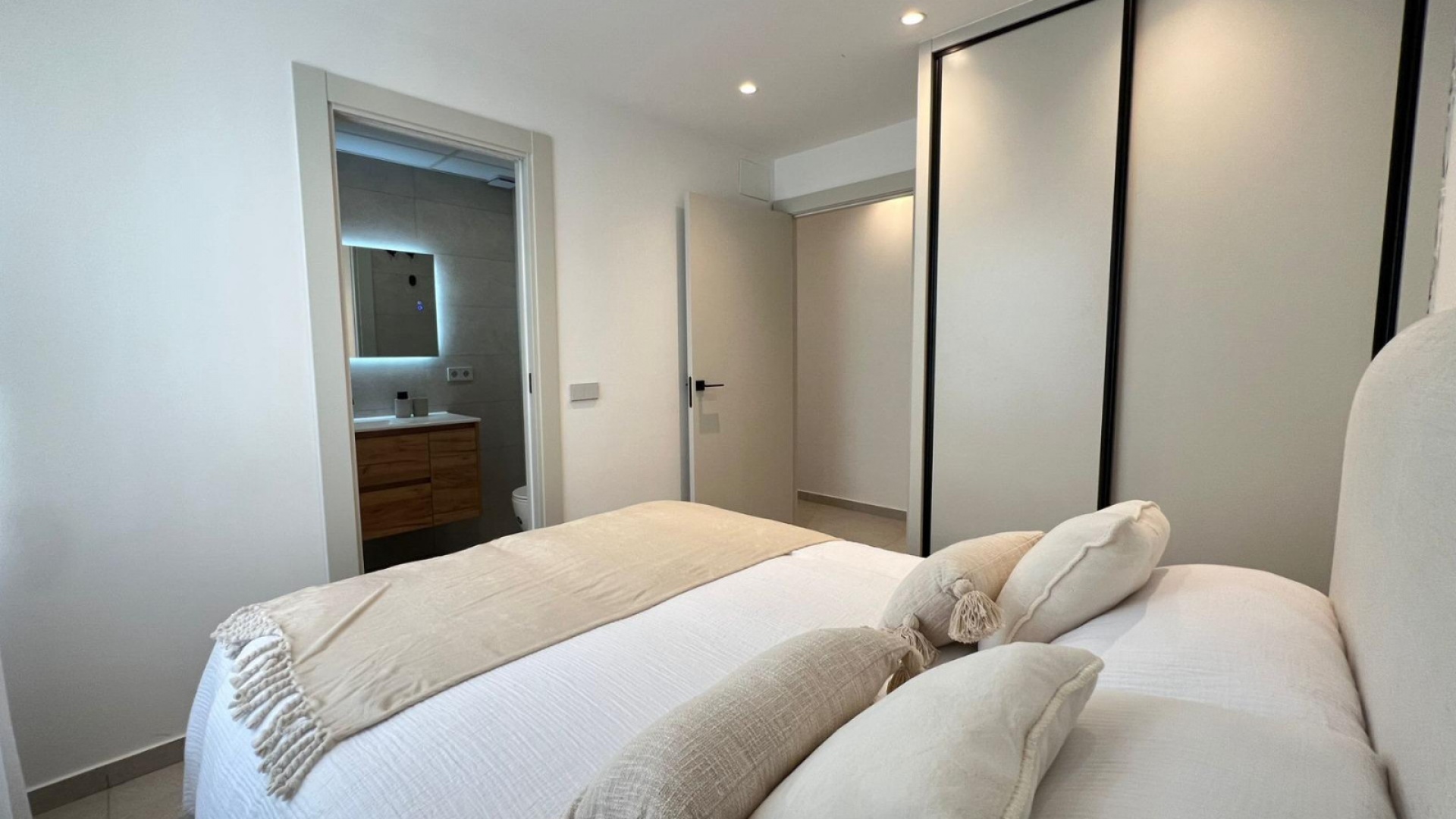 Resale - Apartment - Torrevieja - Beachside Torrevieja