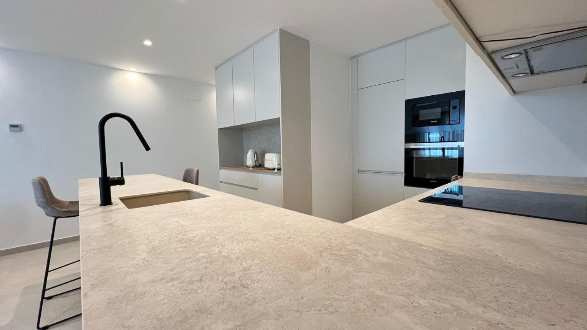 Resale - Apartment - Torrevieja - Beachside Torrevieja