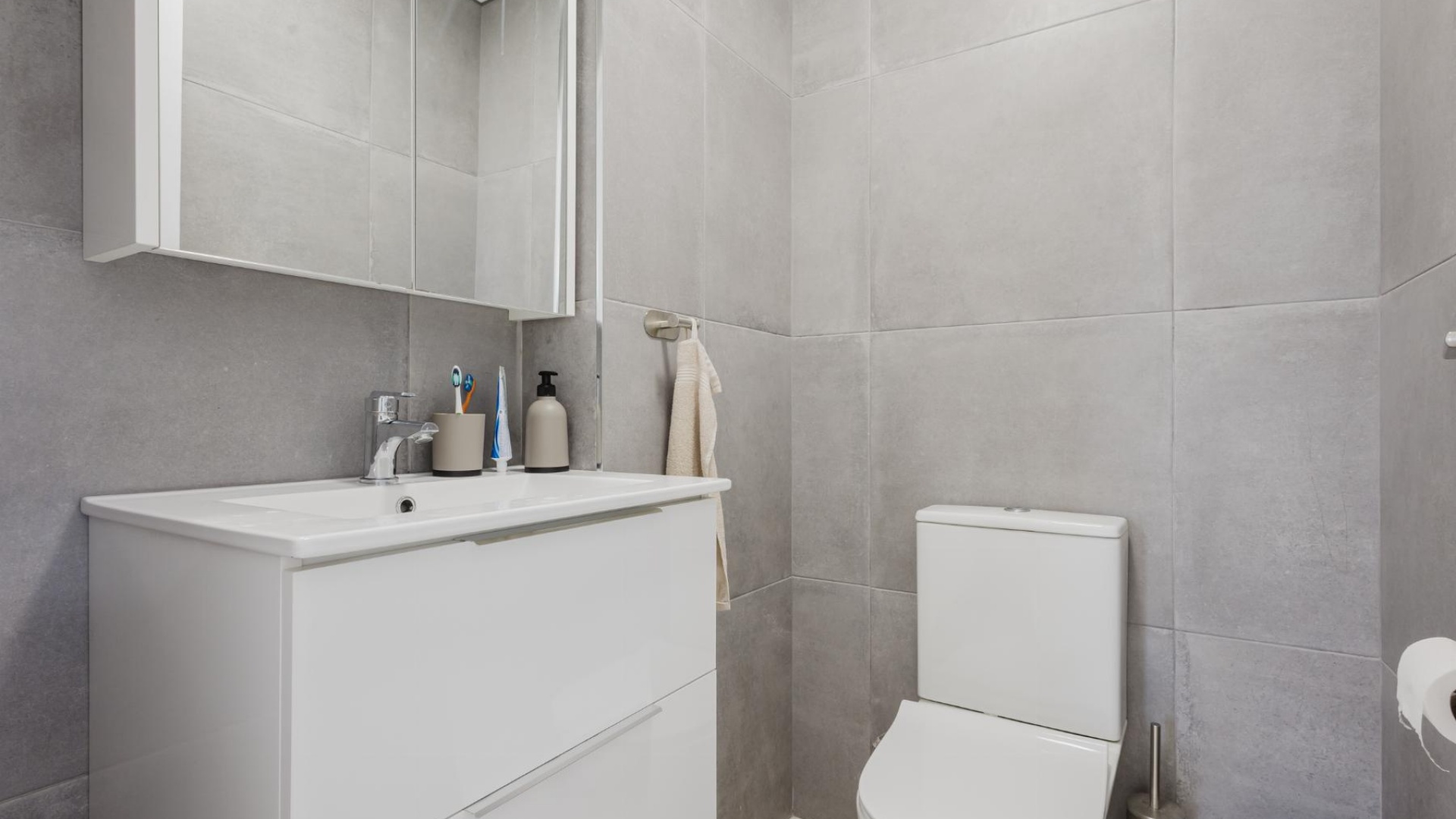 Resale - Apartment - Torrevieja - Beachside Torrevieja