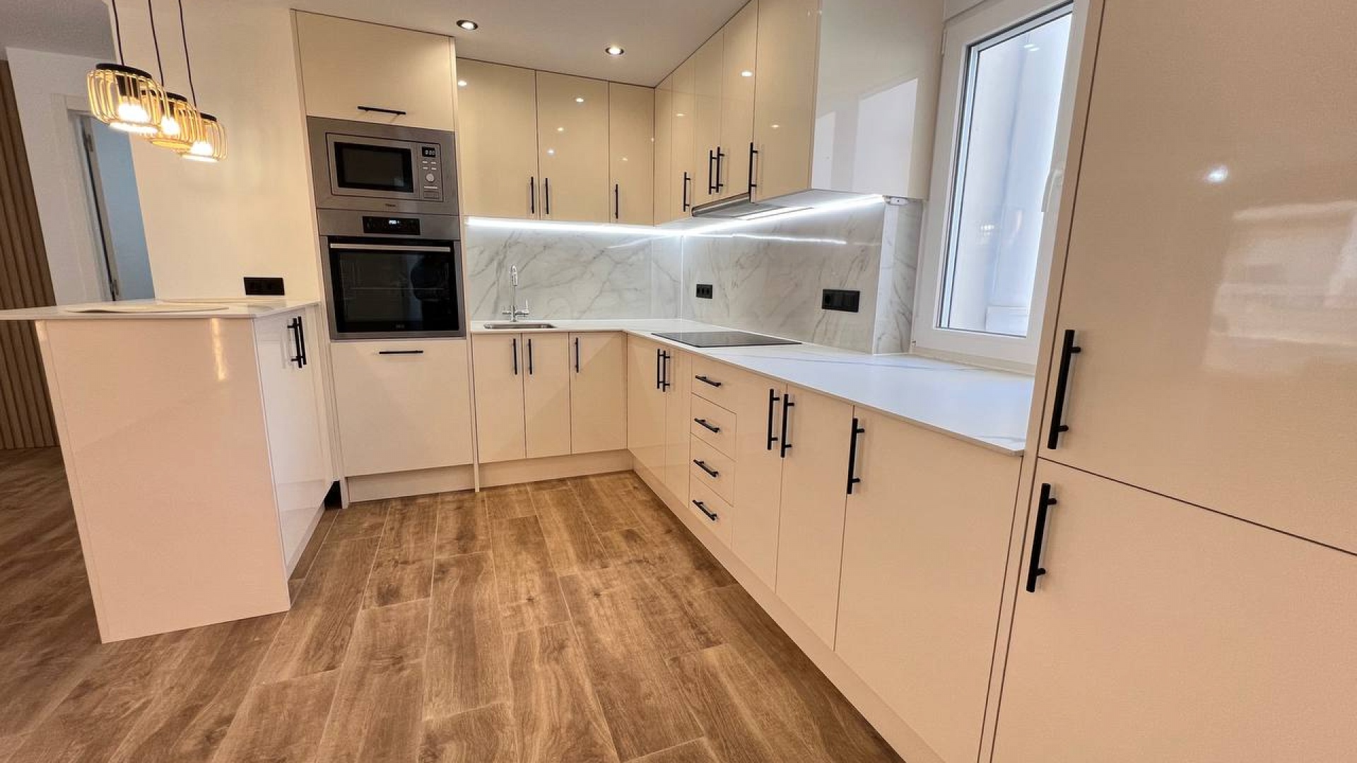 Resale - Apartment - Torrevieja - Beachside Torrevieja