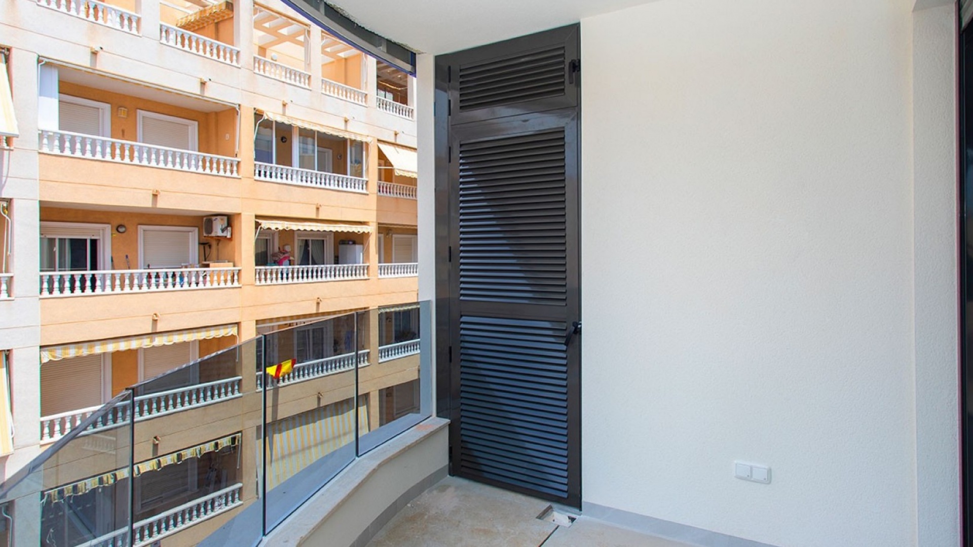 Resale - Apartment - Torrevieja - Beachside Torrevieja