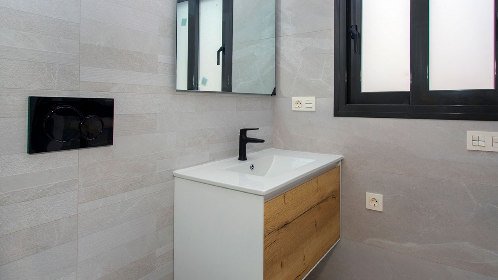 Resale - Apartment - Torrevieja - Beachside Torrevieja