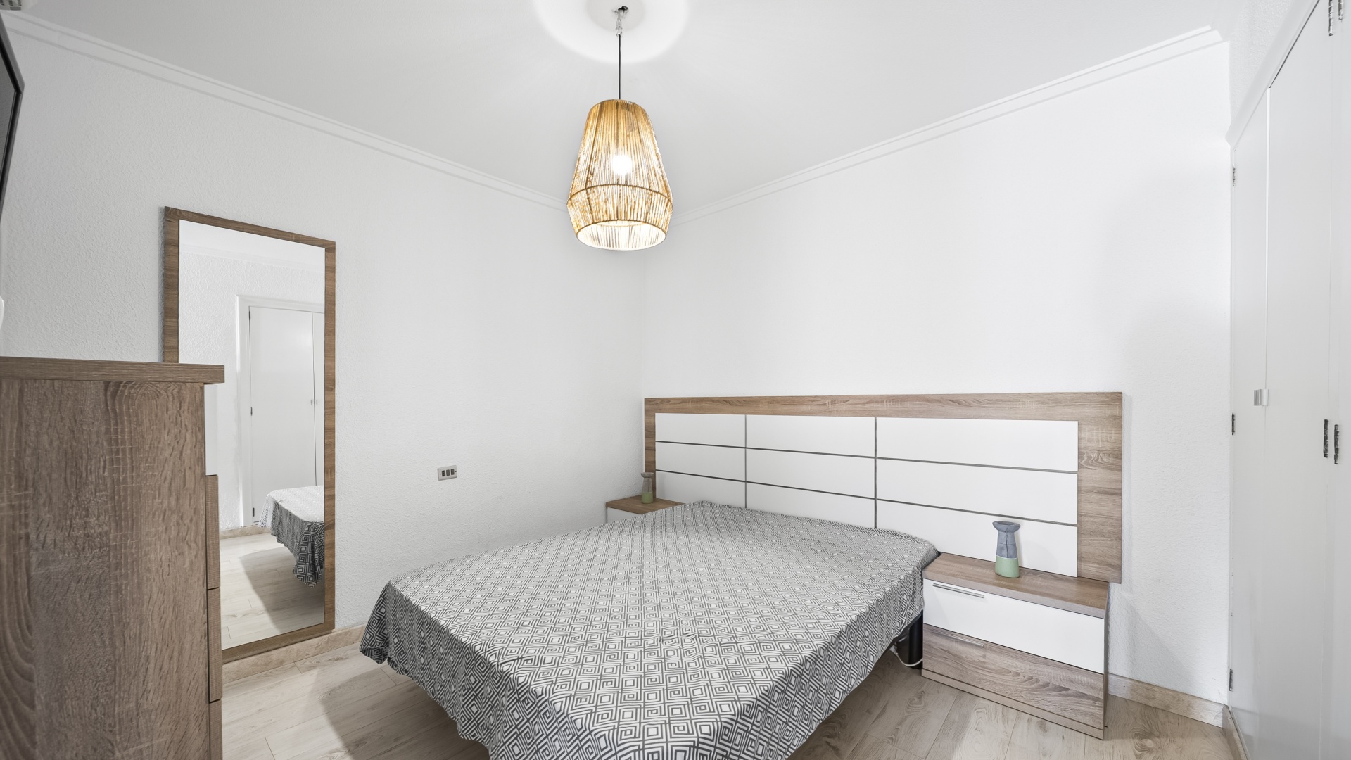 Resale - Apartment - Torrevieja - Beachside Torrevieja