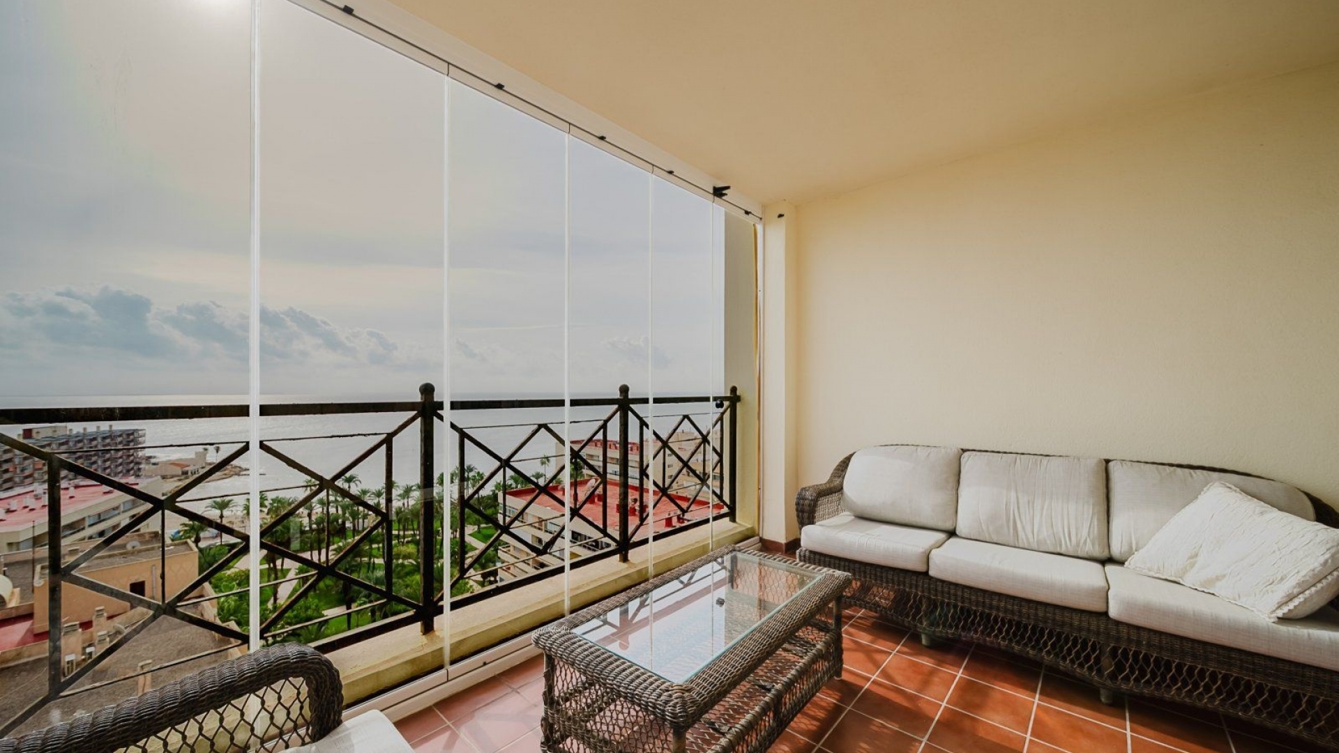 Resale - Apartment - Torrevieja - Beachside Torrevieja