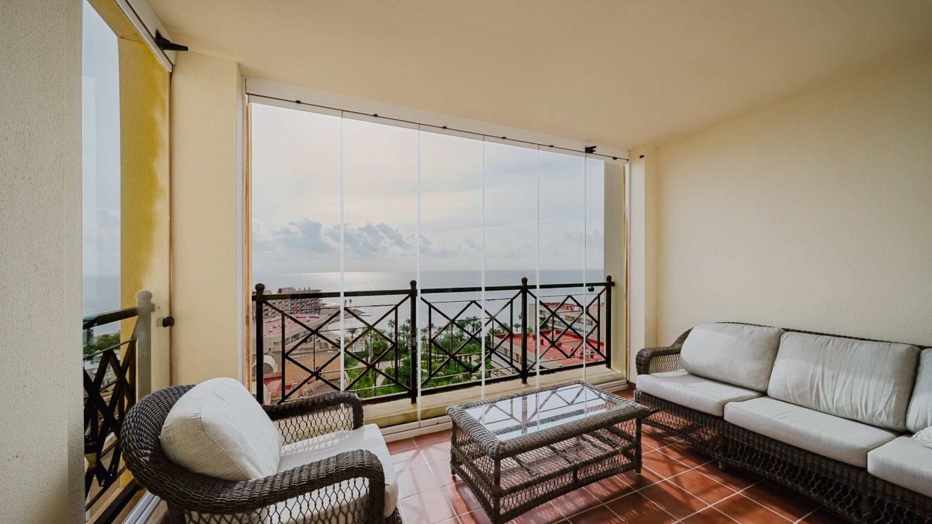 Resale - Apartment - Torrevieja - Beachside Torrevieja