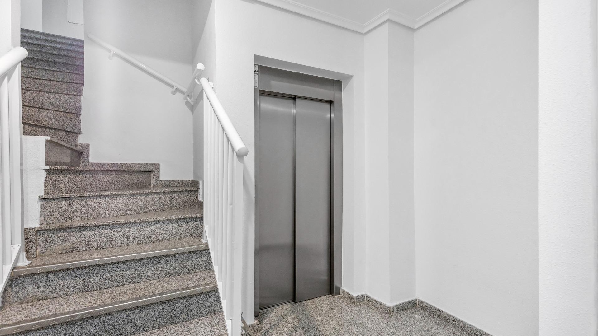 Resale - Apartment - Torrevieja - Beachside Torrevieja
