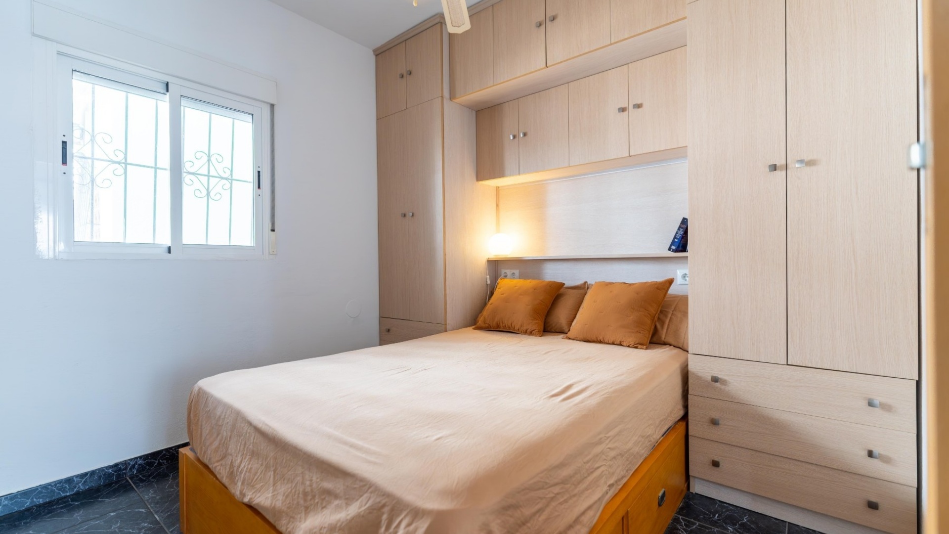 Resale - Apartment - Torrevieja - Beachside Torrevieja