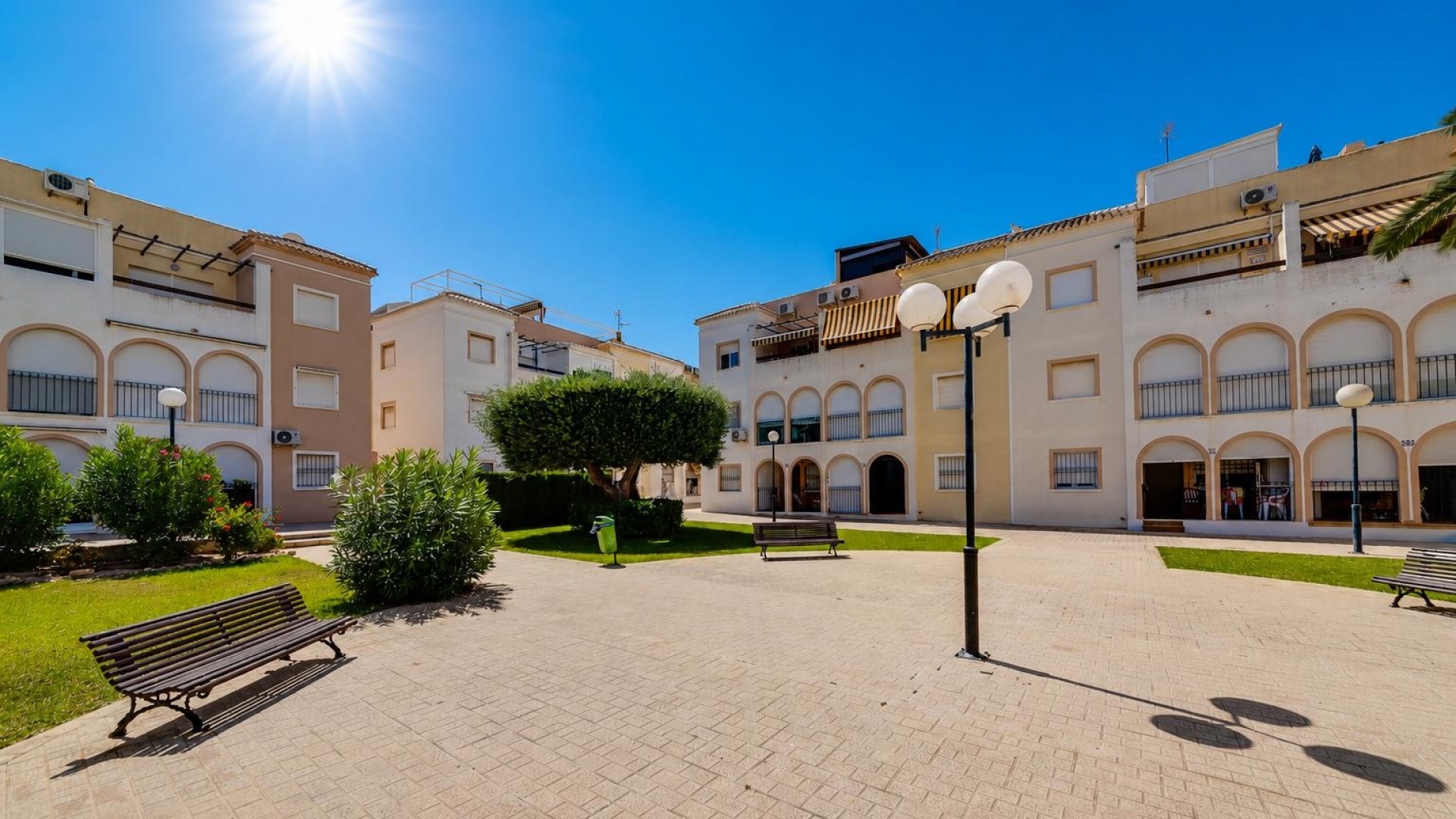 Resale - Apartment - Torrevieja - Beachside Torrevieja