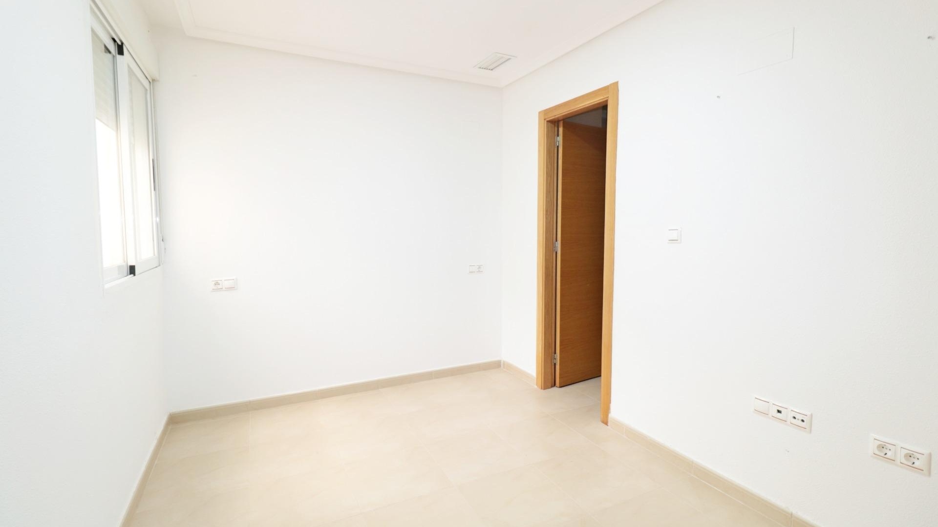 Resale - Apartment - Torrevieja - Beachside Torrevieja