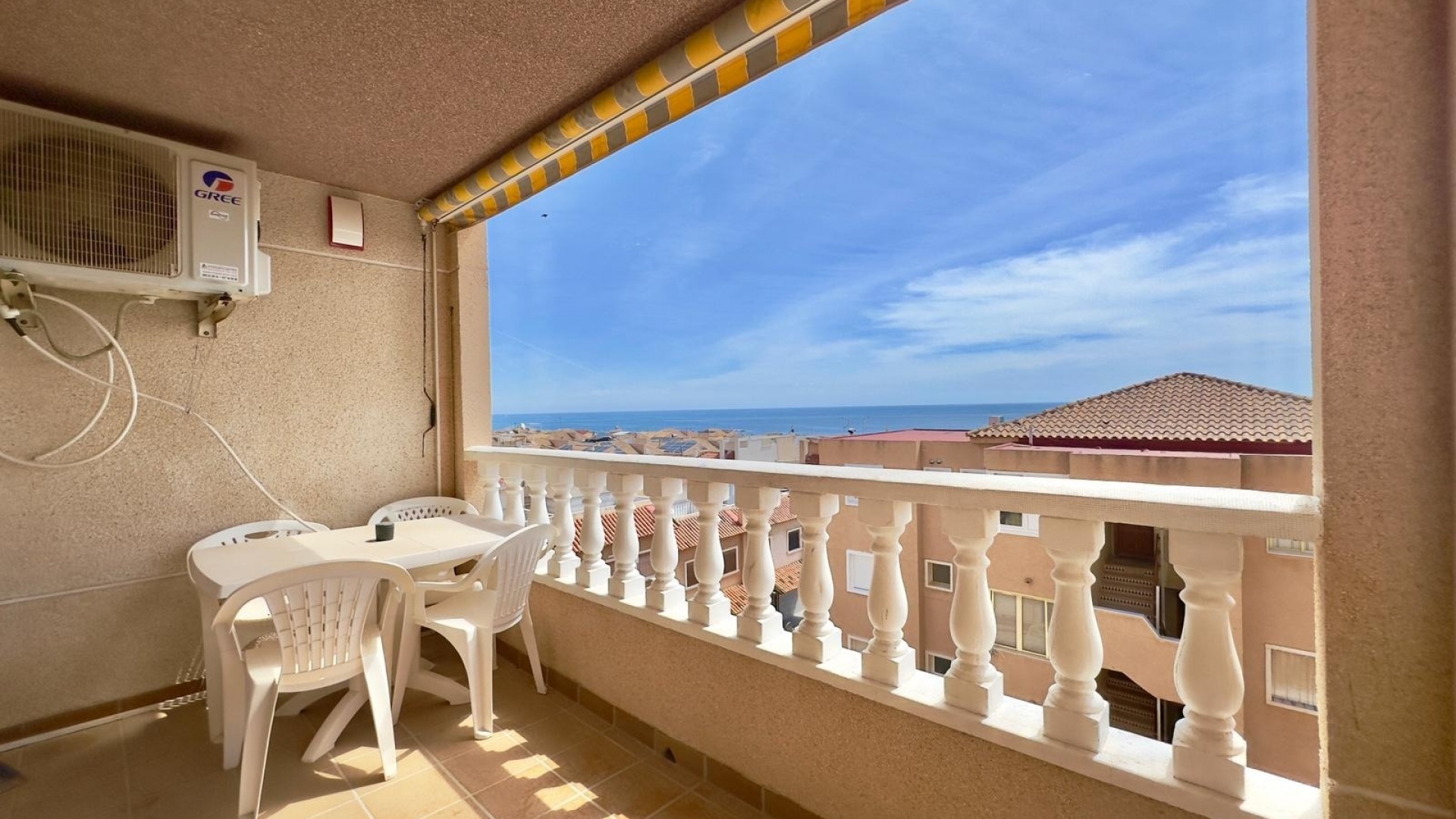 Resale - Apartment - Torrevieja - Cabo Cervera
