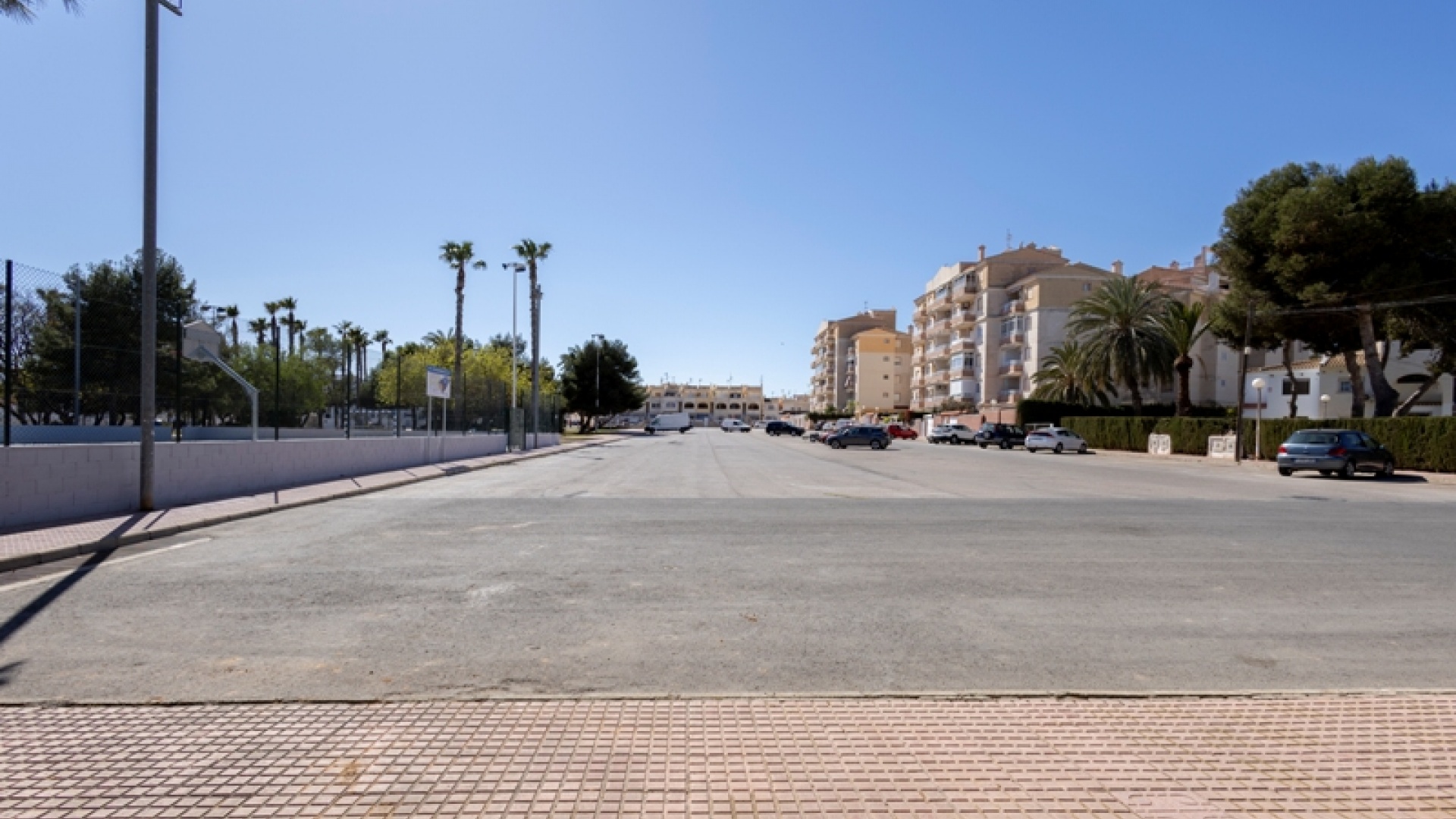 Resale - Apartment - Torrevieja - calas blancas