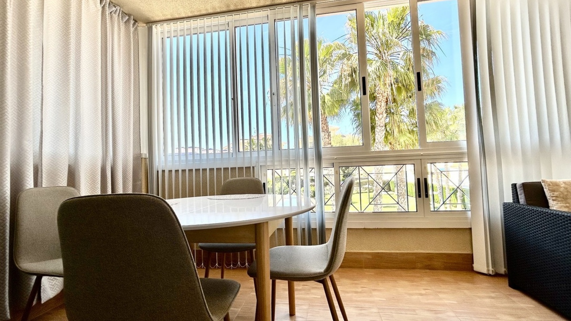 Resale - Apartment - Torrevieja - La Mata