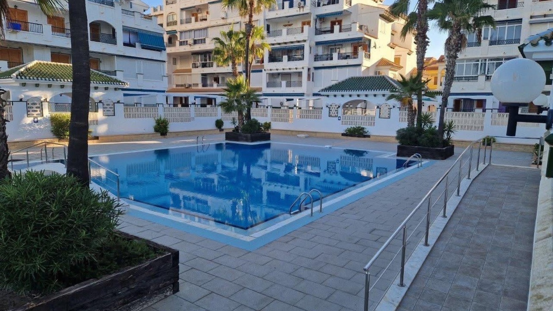 Resale - Apartment - Torrevieja - La Mata