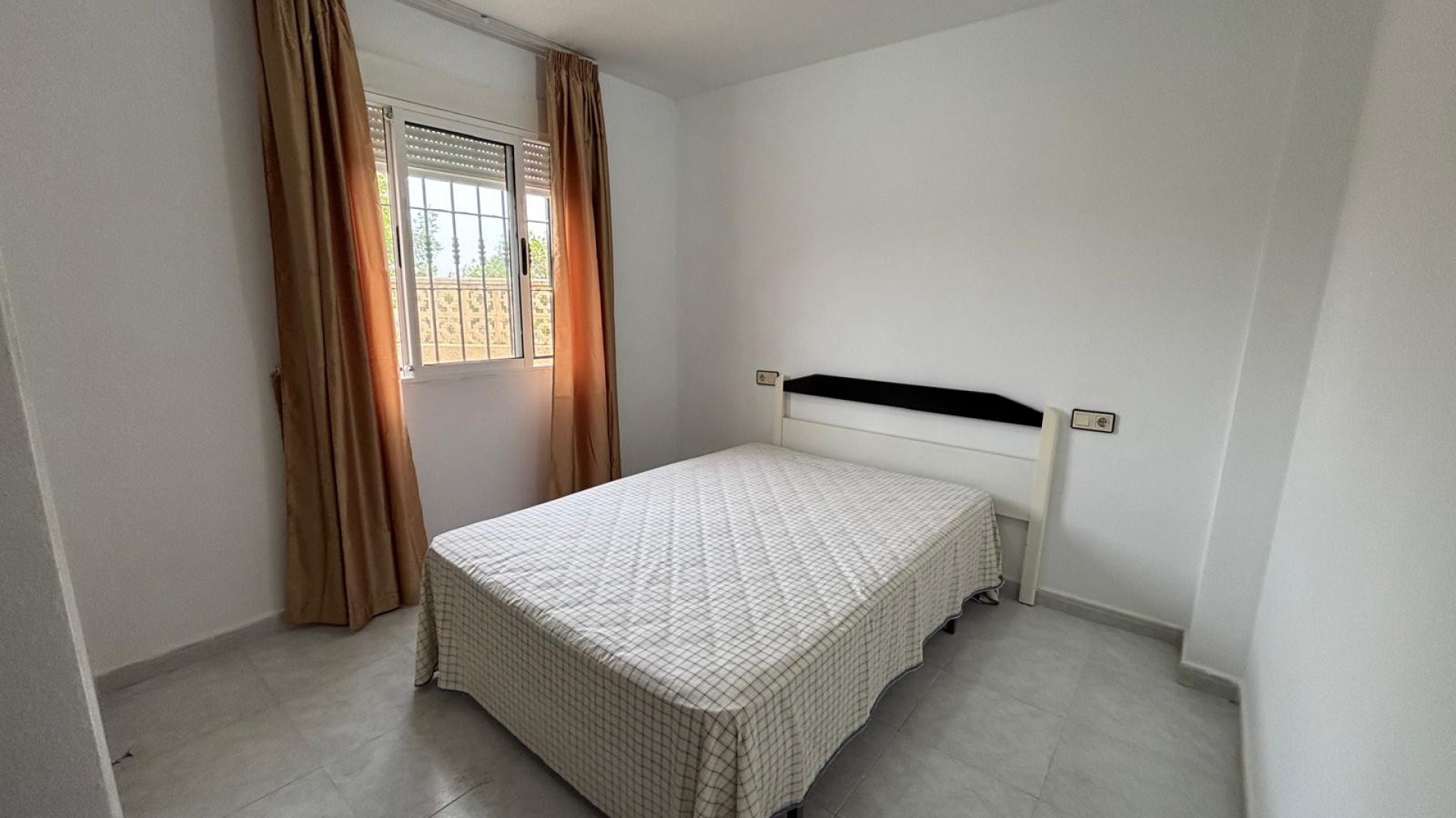 Resale - Apartment - Torrevieja - la siesta