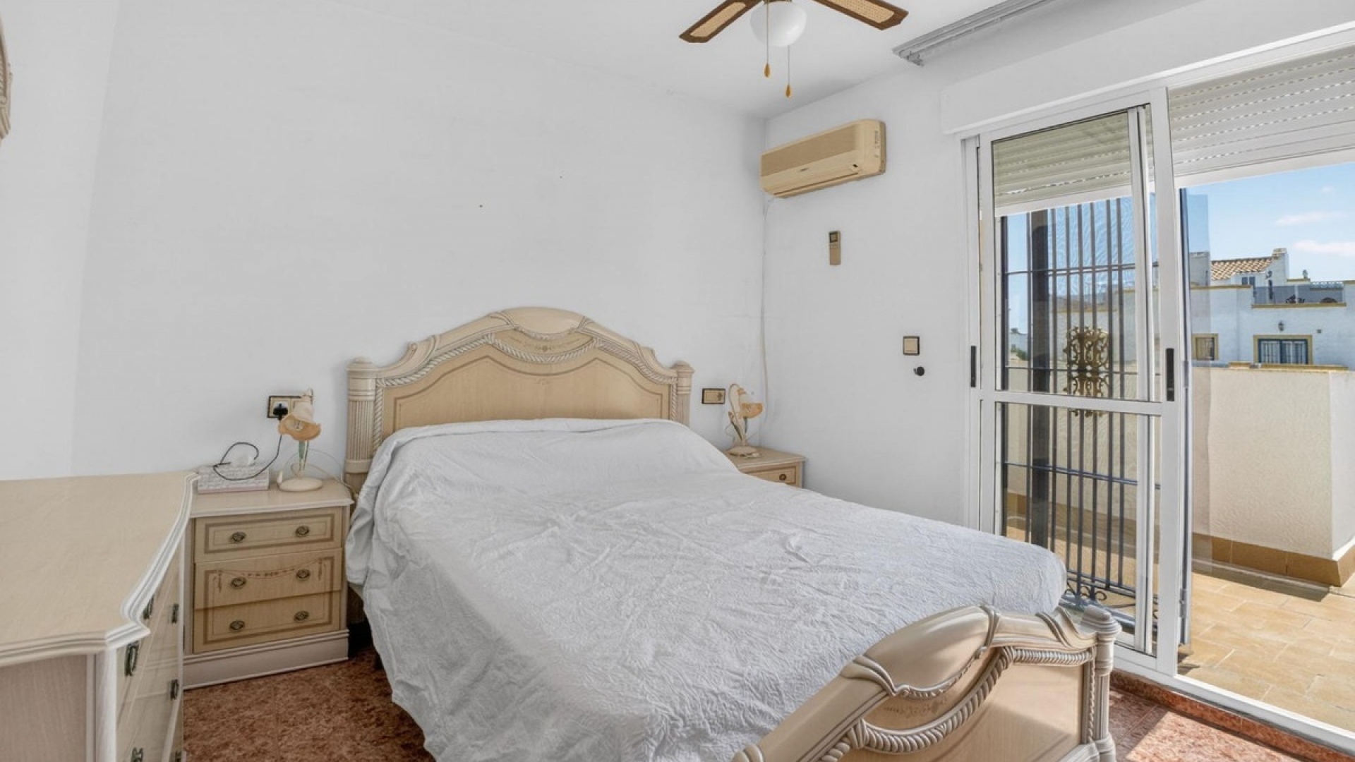 Resale - Apartment - Torrevieja - La Siesta